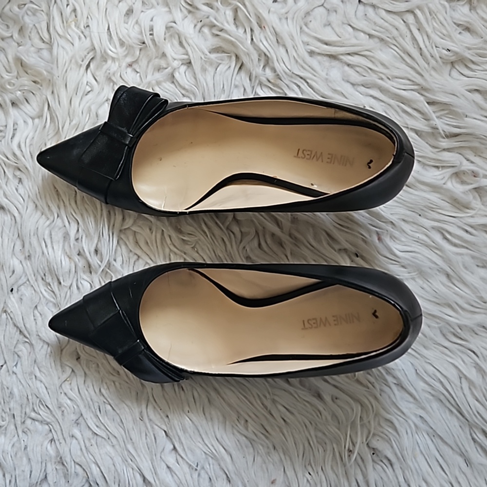 Nine West black pumps